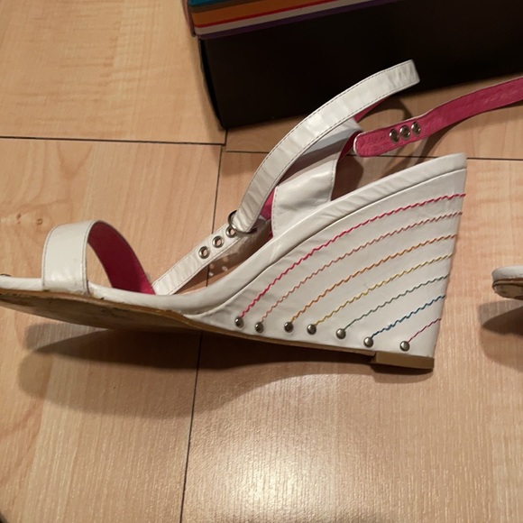 White Wedge Leather Sandals by NaNa size 7M - Picture 10 of 11